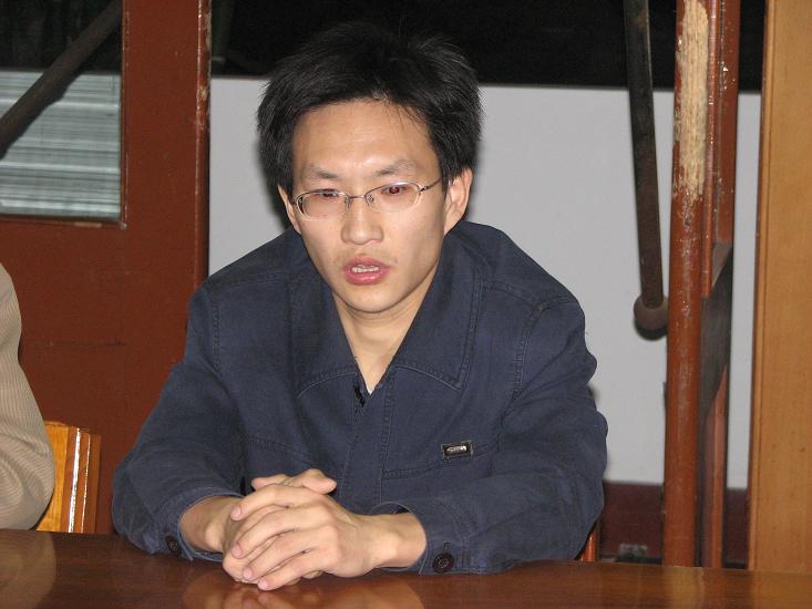 离团教师代表李文雄离团发言