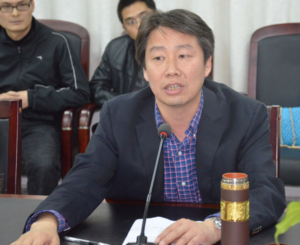 我校举行2012年新老教师结对拜师仪式